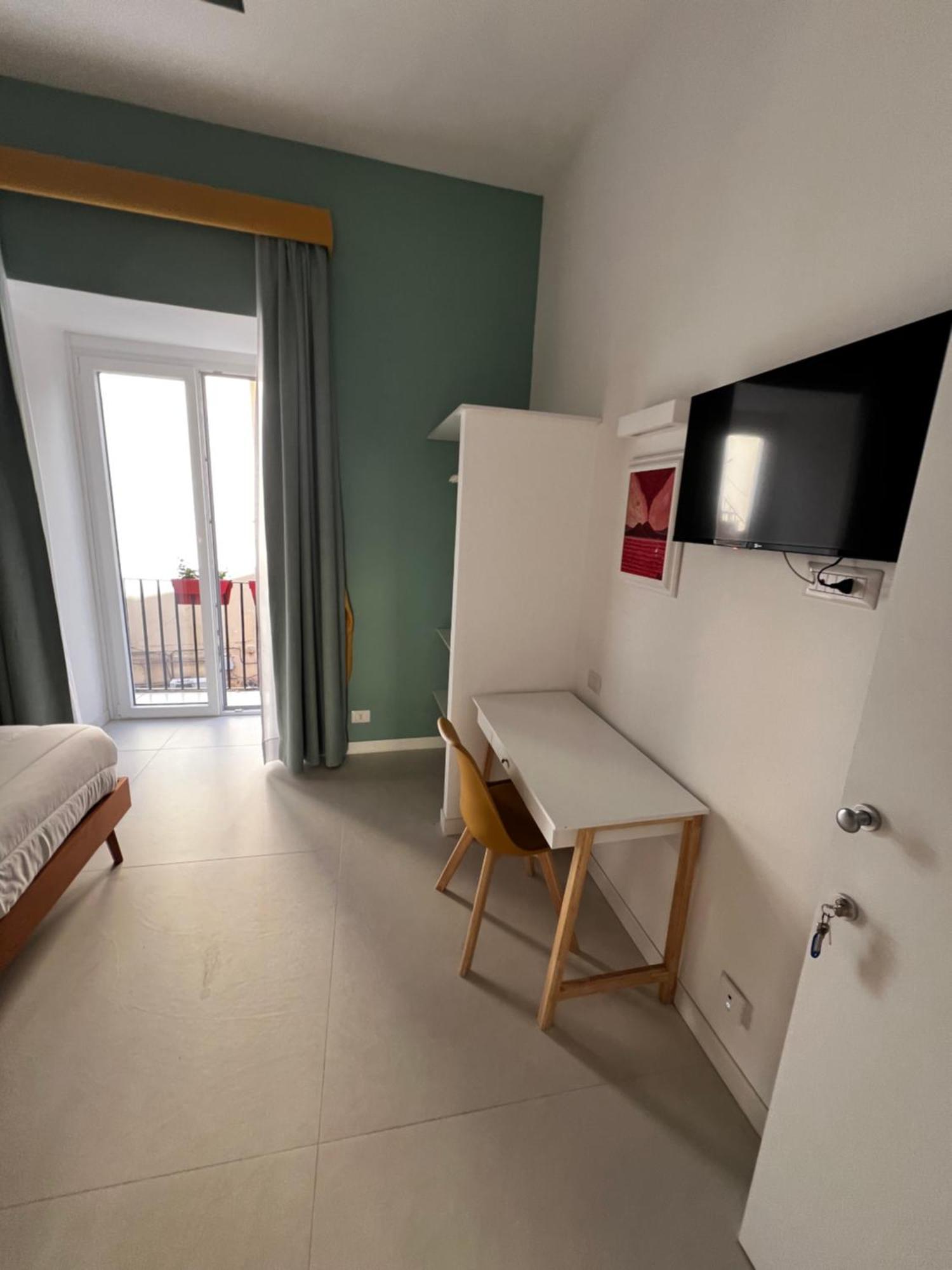 Bed & Breakfast Spaccanapoli 56 Екстериор снимка