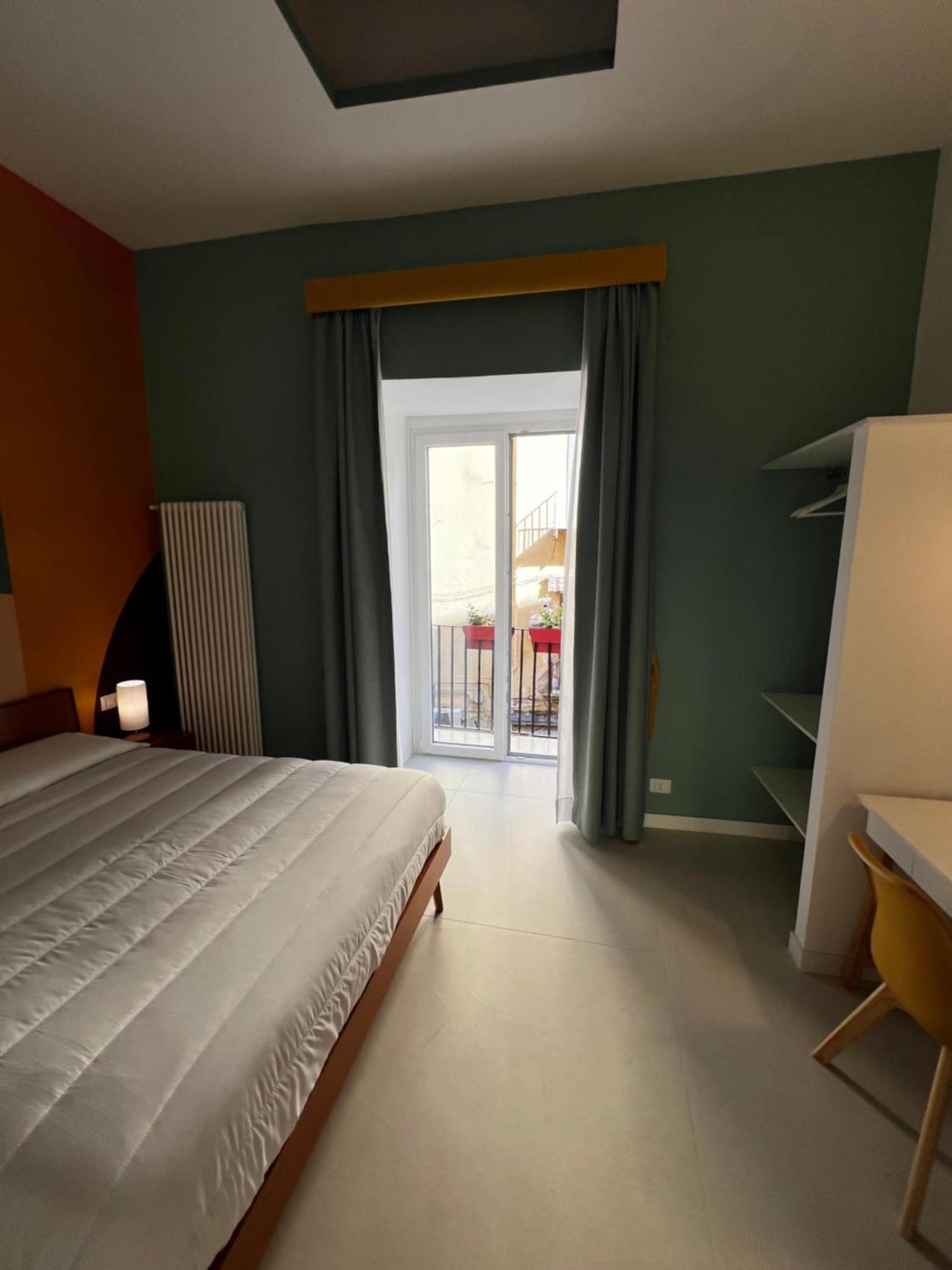 Bed & Breakfast Spaccanapoli 56 Екстериор снимка